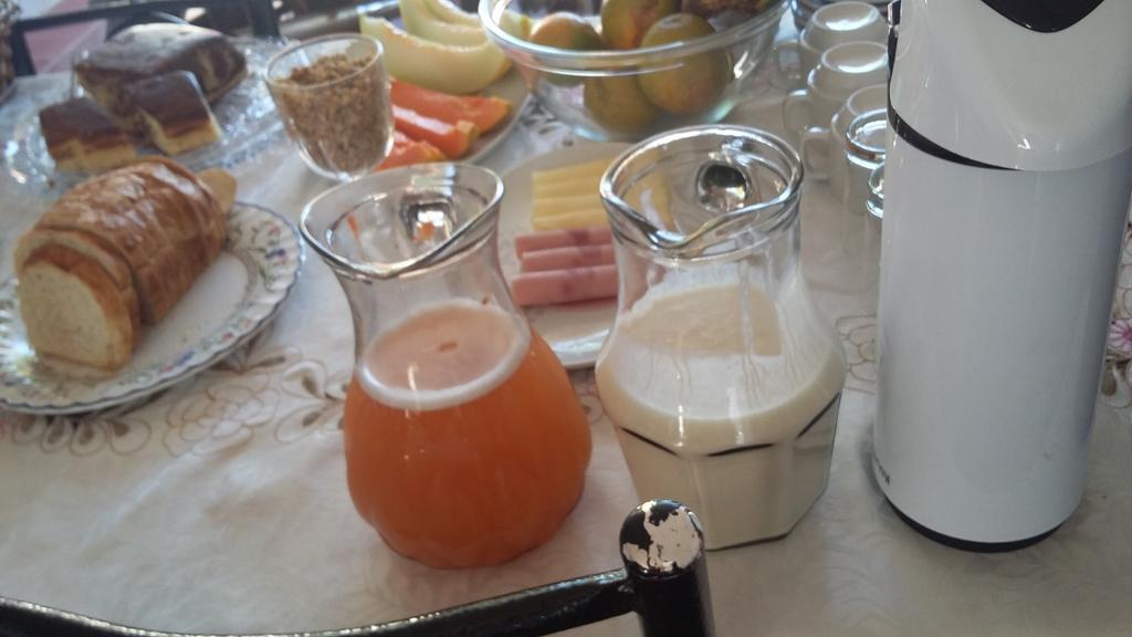 Aconchego Lar Cama E Cafe Bed and Breakfast Φοζ ντο Ιγκουασού Εξωτερικό φωτογραφία
