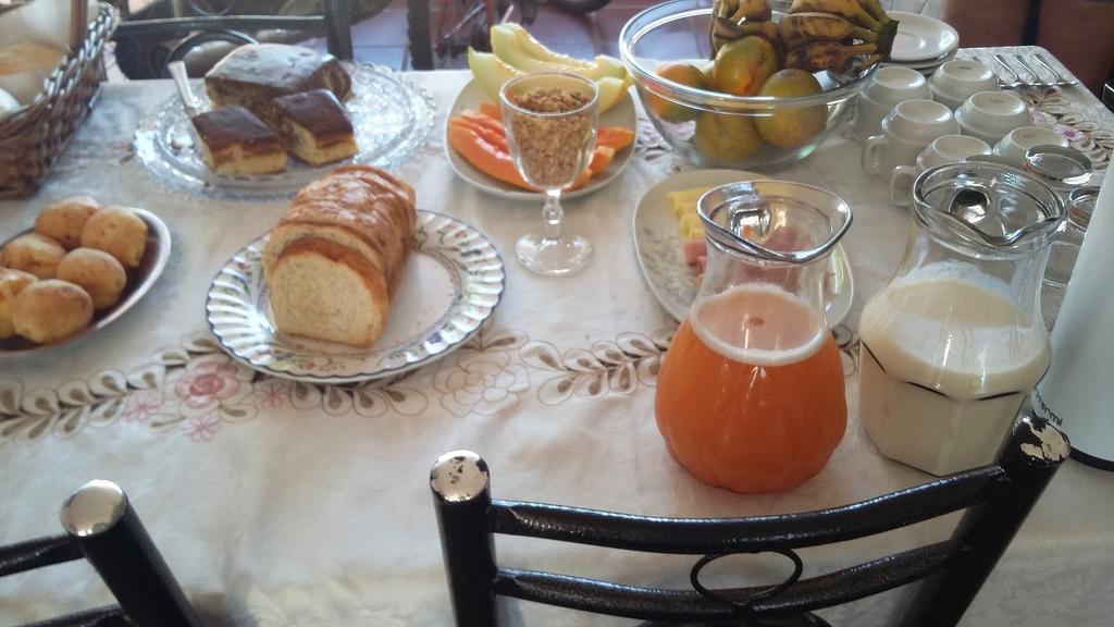 Aconchego Lar Cama E Cafe Bed and Breakfast Φοζ ντο Ιγκουασού Εξωτερικό φωτογραφία