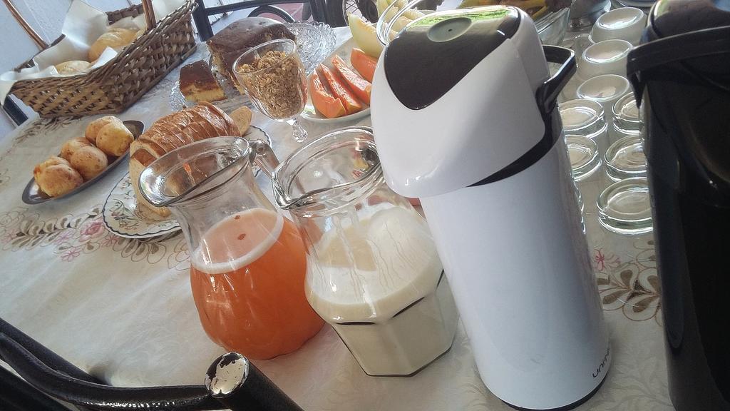 Aconchego Lar Cama E Cafe Bed and Breakfast Φοζ ντο Ιγκουασού Εξωτερικό φωτογραφία