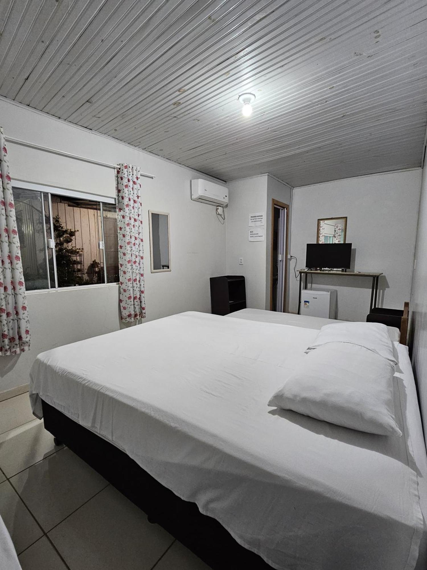 Aconchego Lar Cama E Cafe Bed and Breakfast Φοζ ντο Ιγκουασού Εξωτερικό φωτογραφία
