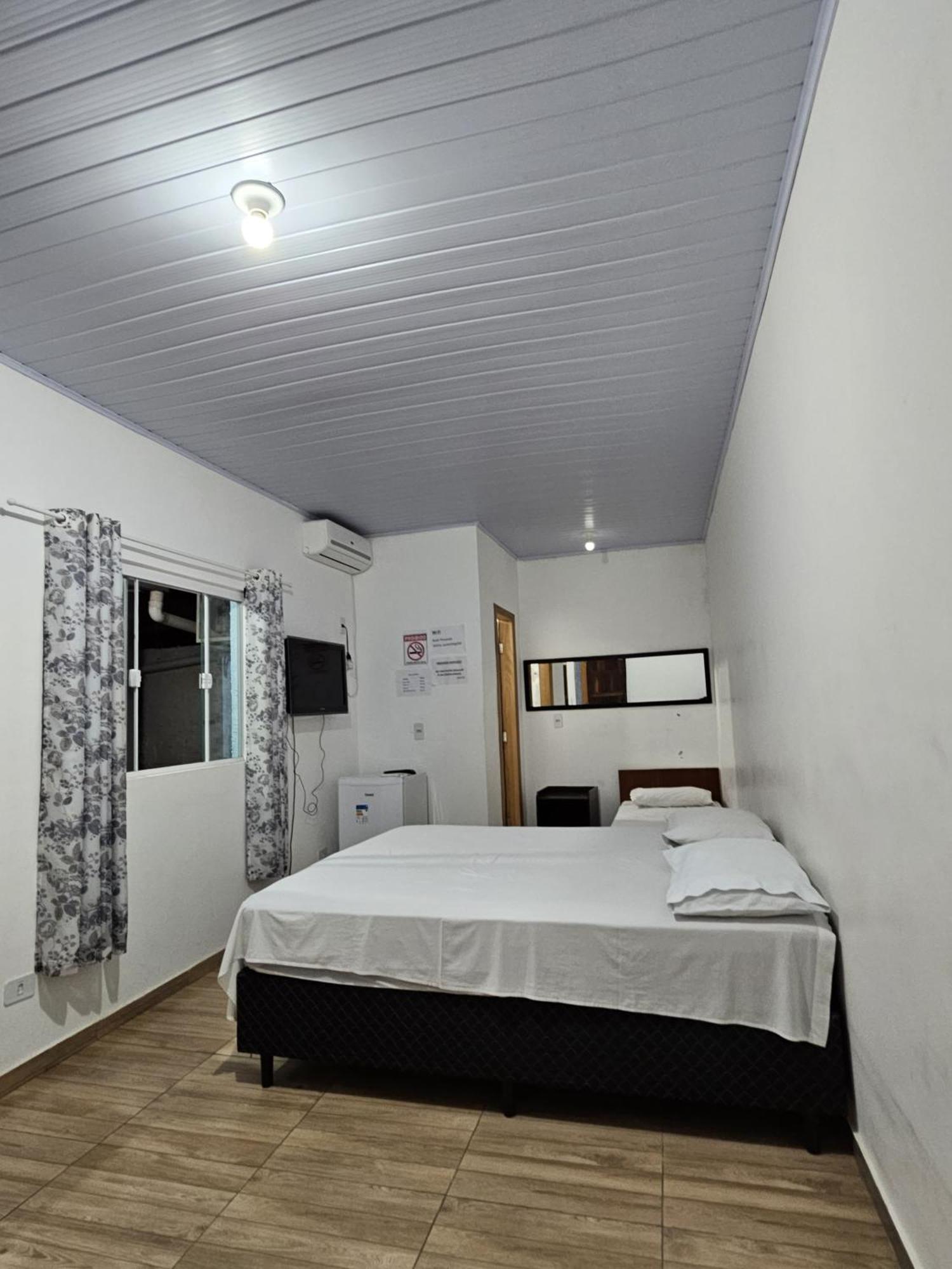 Aconchego Lar Cama E Cafe Bed and Breakfast Φοζ ντο Ιγκουασού Εξωτερικό φωτογραφία